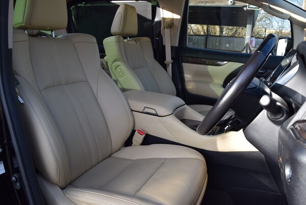 Used Toyota Alphard for sale - 73426227: Photo 9