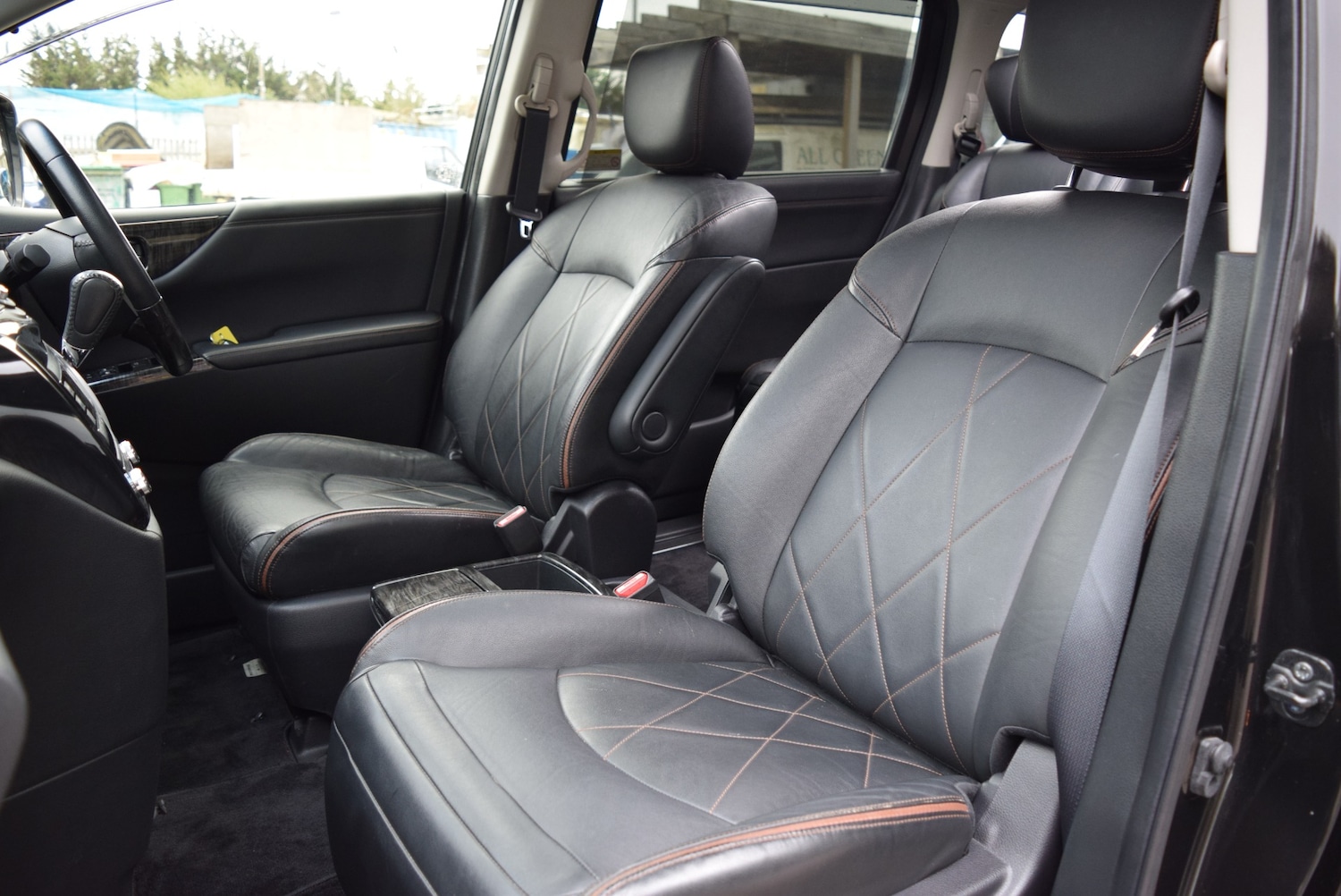 Used Nissan Elgrand 2015 for sale - 76288368: Photo 10