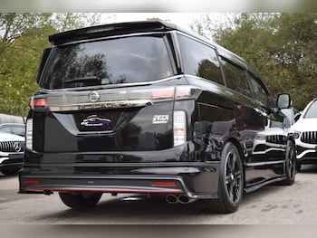 Used Nissan Elgrand 2015 for sale - 76288368: Photo