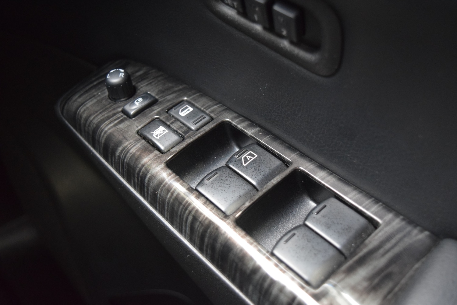 Used Nissan Elgrand 2015 for sale - 76288368: Photo 43