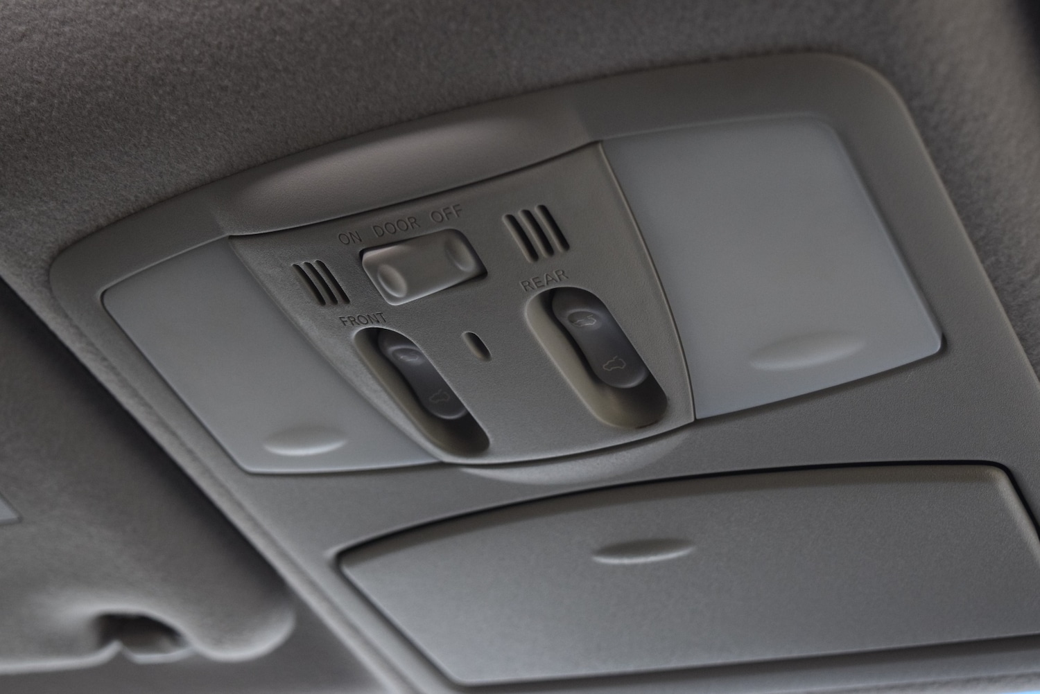 Used Nissan Elgrand 2015 for sale - 76288368: Photo 44