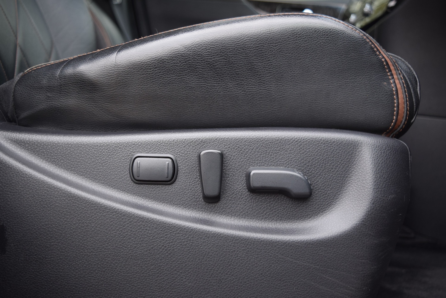 Used Nissan Elgrand 2015 for sale - 76288368: Photo 46