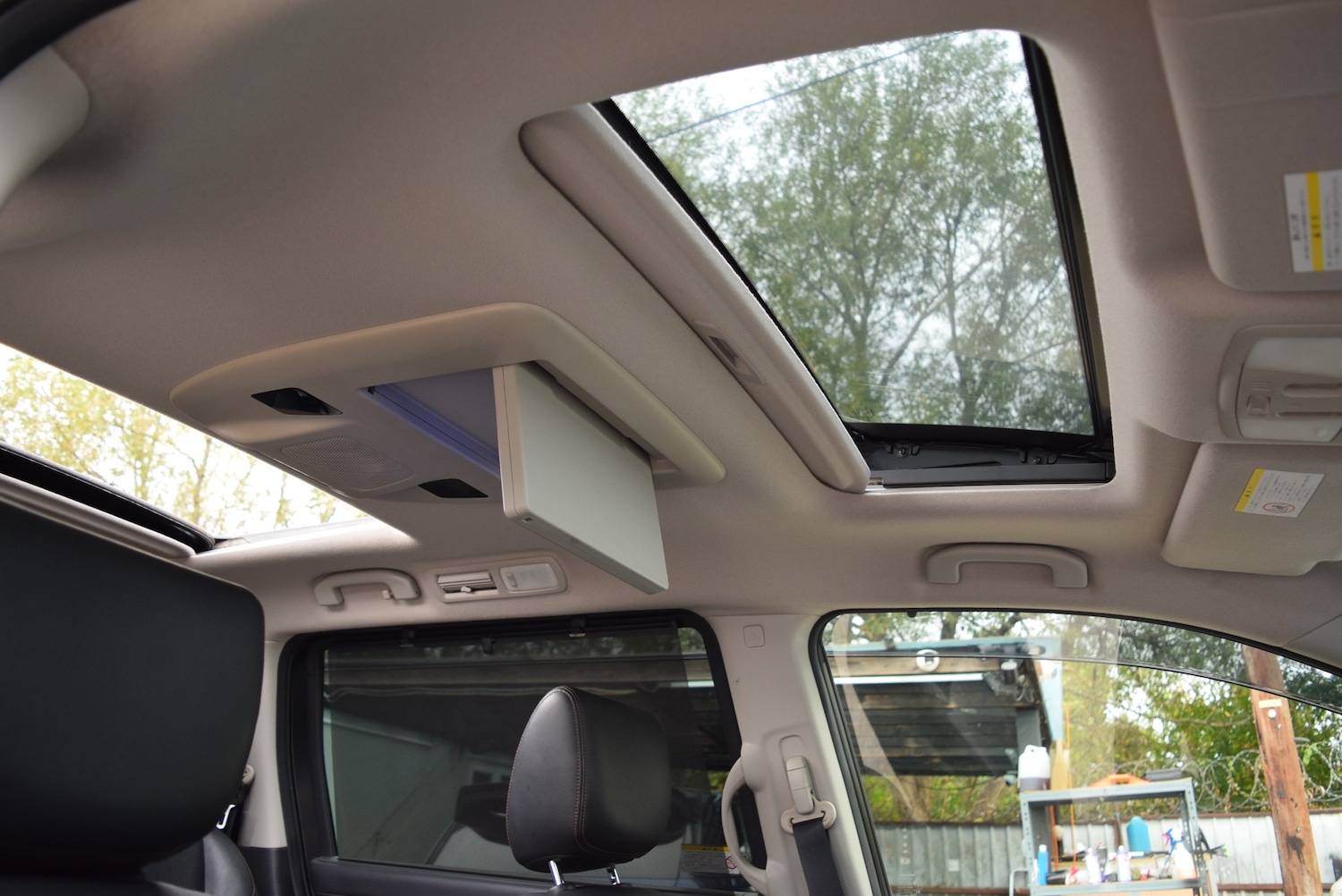 Used Nissan Elgrand 2015 for sale - 76288368: Photo 47