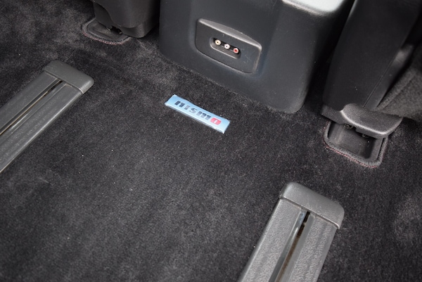 Used Nissan Elgrand 2015 for sale - 76288368: Photo 48