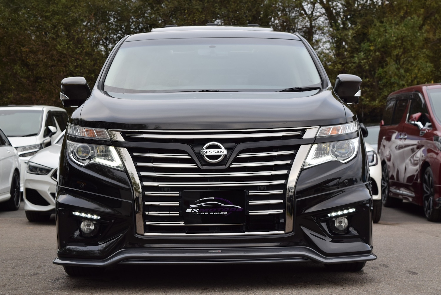 Used Nissan Elgrand 2015 for sale - 76288368: Photo 5