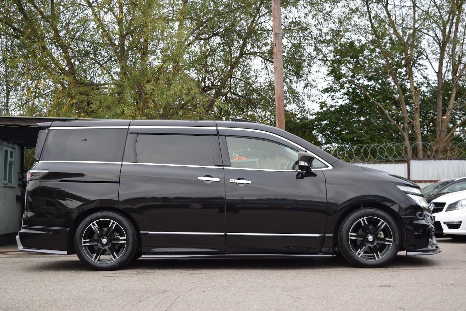 Used Nissan Elgrand 2015 for sale - 76288368: Photo 7