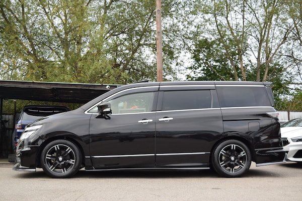 Used Nissan Elgrand 2015 for sale - 76288368: Photo 8