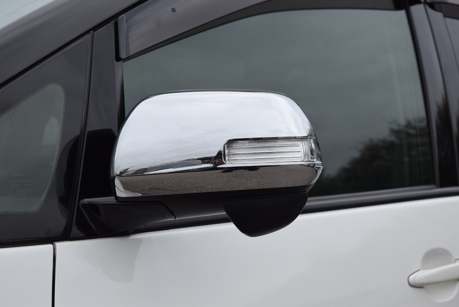 Used Toyota Estima 2025 for sale - 77998808: Photo 32