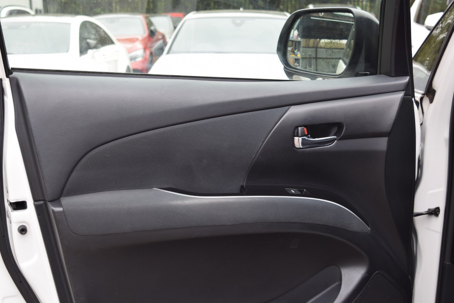 Used Toyota Estima 2025 for sale - 77998808: Photo 38