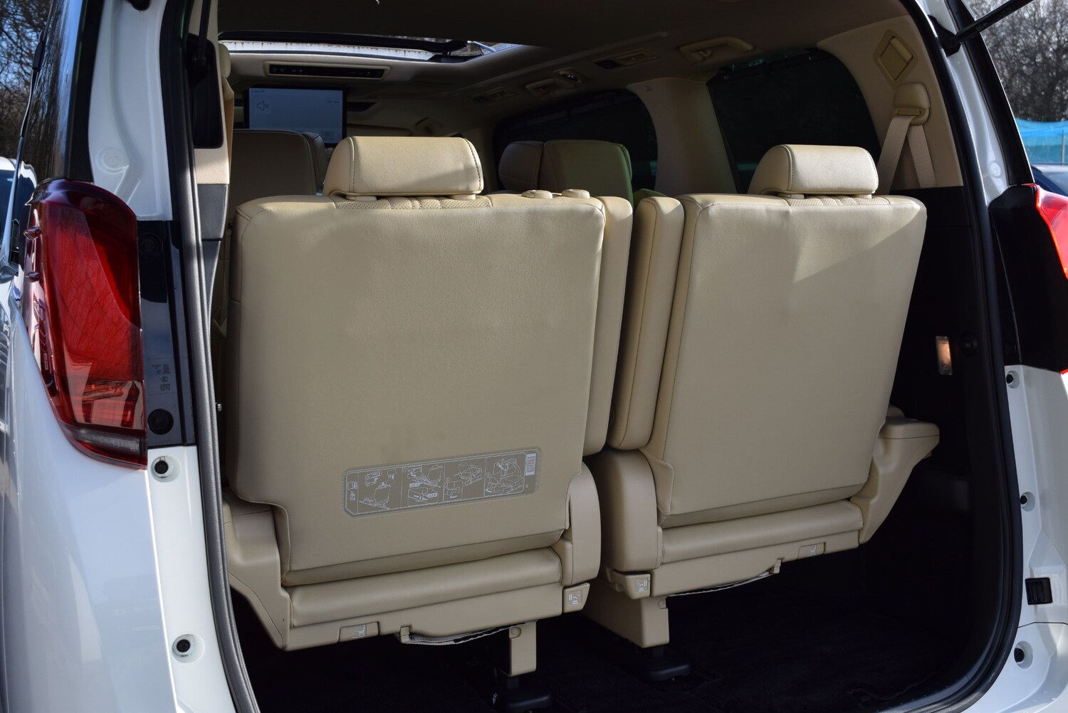 Used Toyota Alphard 2022 for sale - 77682818: Photo 64