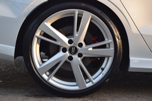 Used Audi RS3 2018 for sale - 74394536: Photo 42
