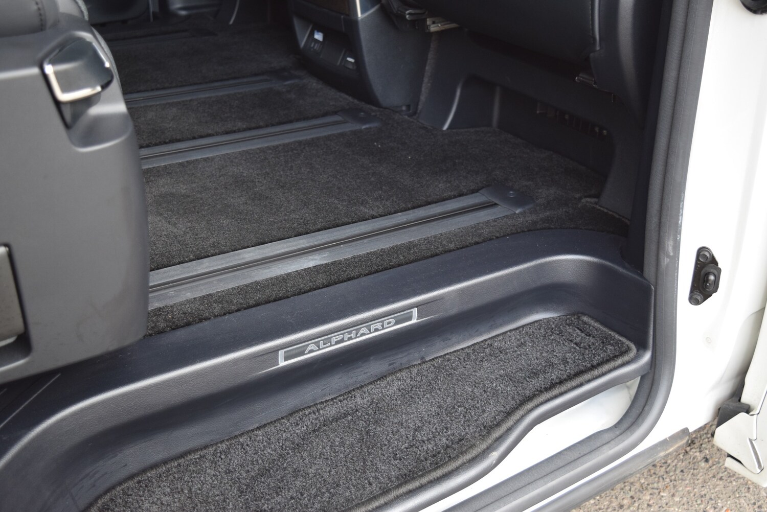 Used Toyota Alphard 2024 for sale - 77124266: Photo 88