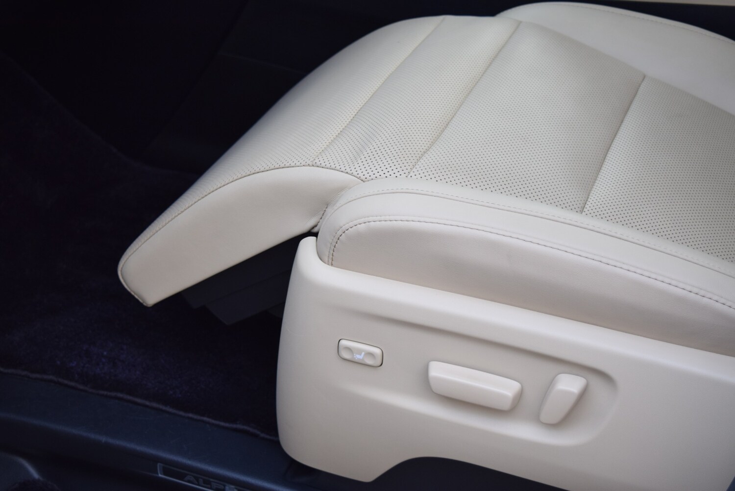 Used Toyota Alphard 2020 for sale - 77682823: Photo 69