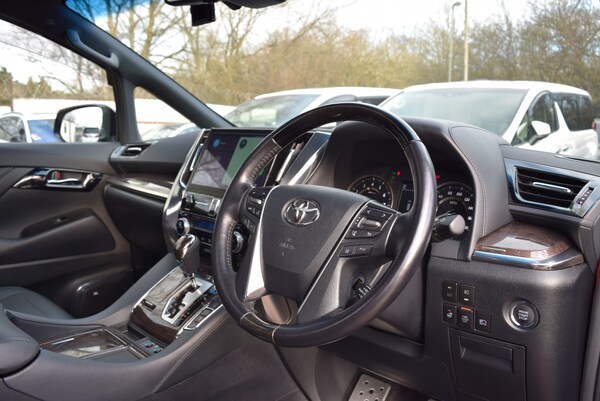 Used Toyota Alphard for sale - 73426169: Photo 57