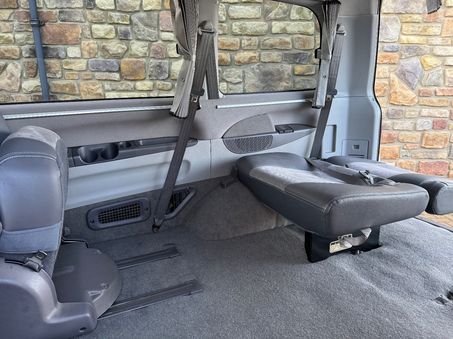 Used Mitsubishi Delica 2004 for sale - 75919074: Photo 14