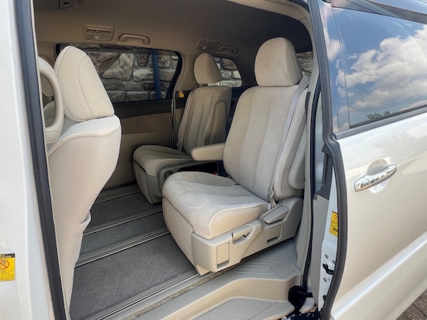 Used Toyota Estima 2012 for sale - 74286239: Photo 11