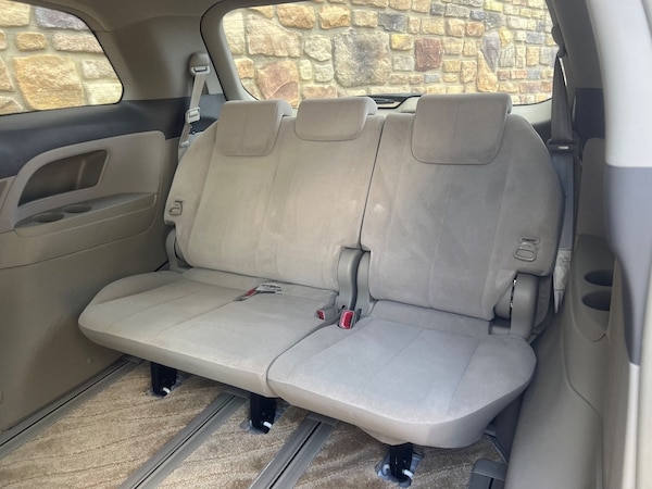 Used Toyota Estima 2012 for sale - 74286239: Photo 12