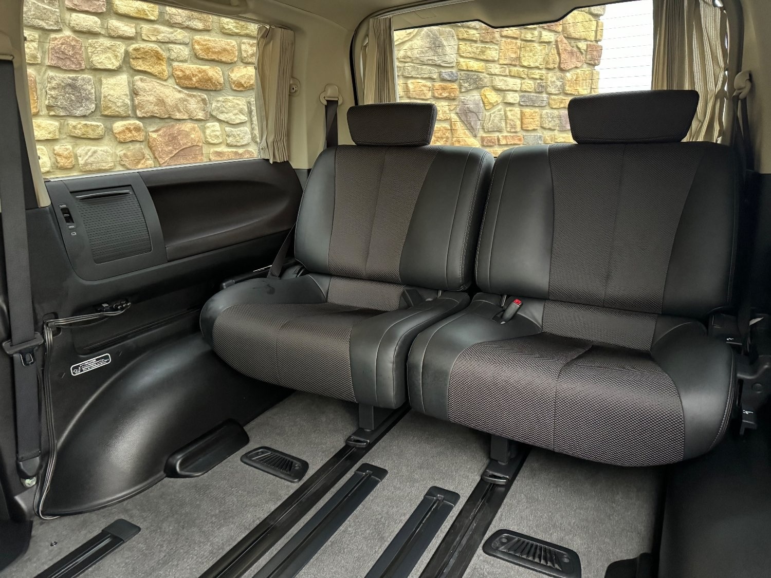 Used Nissan Elgrand 2004 for sale - 76142834: Photo 12