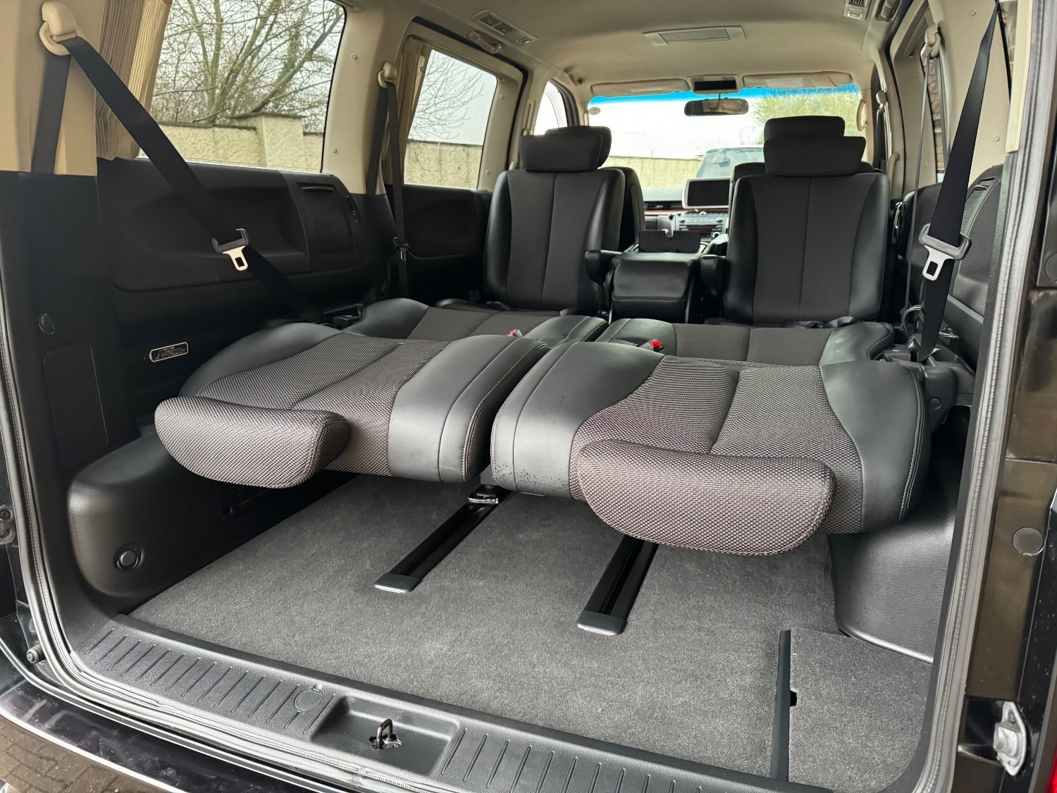 Used Nissan Elgrand 2004 for sale - 76142834: Photo 14