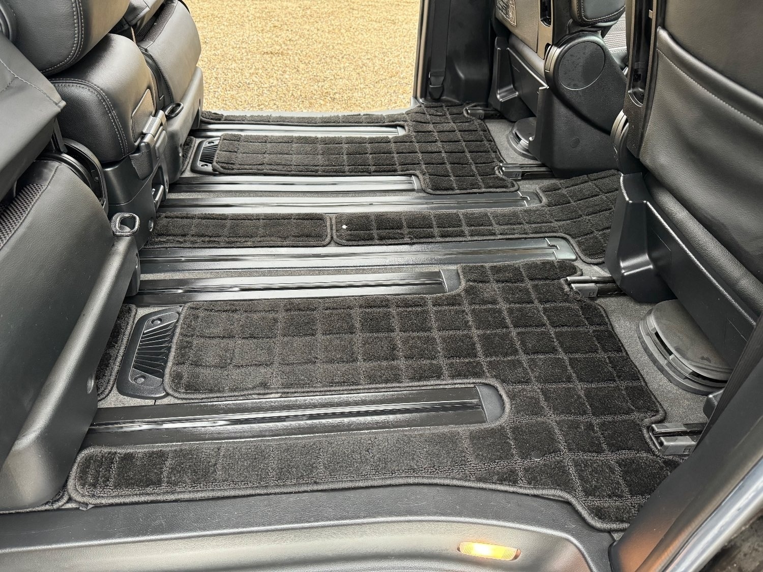 Used Nissan Elgrand 2004 for sale - 76142834: Photo 15