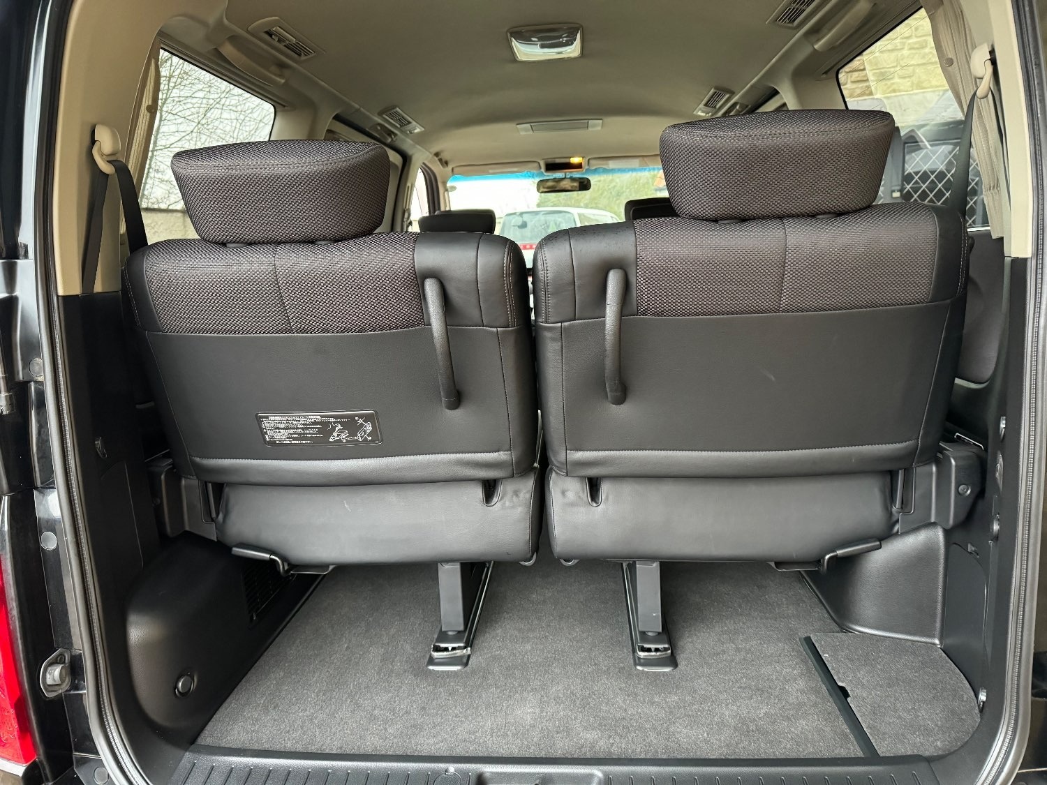 Used Nissan Elgrand 2004 for sale - 76142834: Photo 16