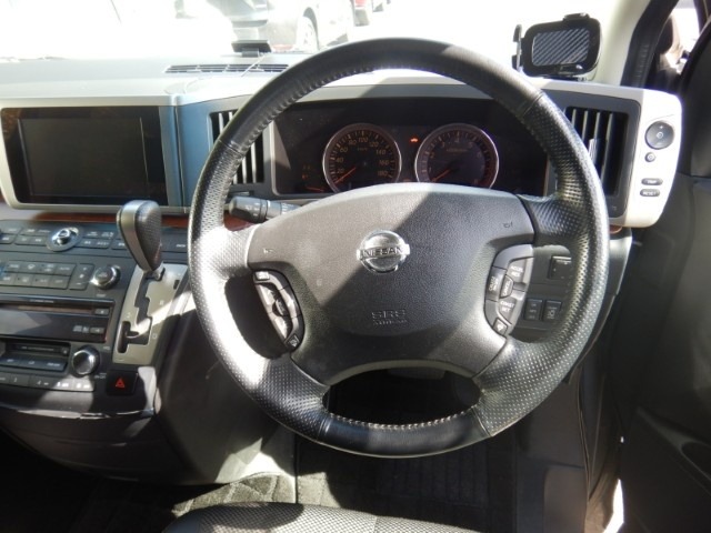 Used Nissan Elgrand 2004 for sale - 76142834: Photo 8