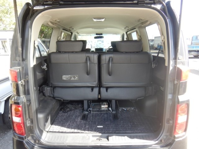 Used Nissan Elgrand 2004 for sale - 76142834: Photo 9