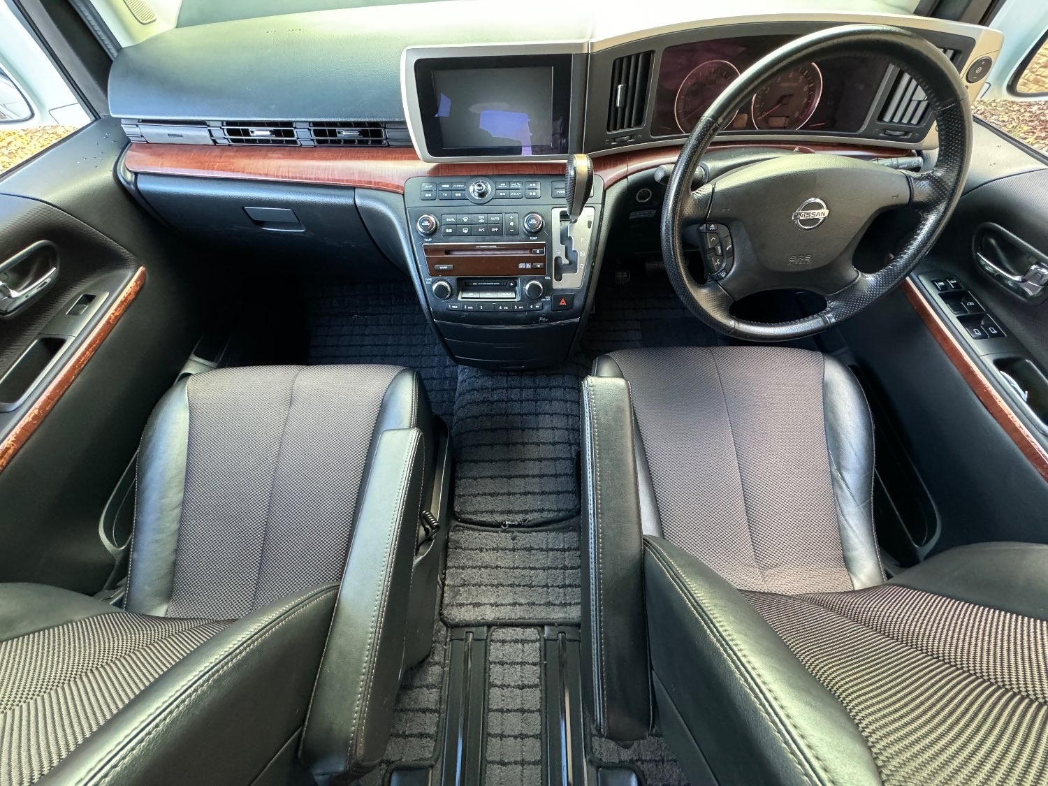 Used Nissan Elgrand 2006 for sale - 75356778: Photo 13