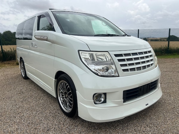 Used Nissan Elgrand 2006 for sale - 74126792: Photo 2