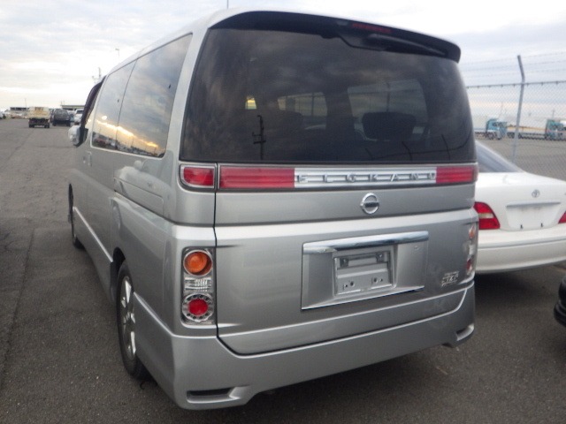 Used Nissan Elgrand 2007 for sale - 76300555: Photo 2