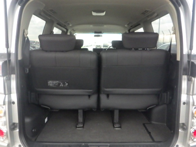 Used Nissan Elgrand 2007 for sale - 76300555: Photo 7