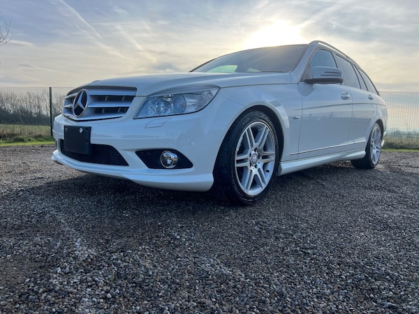 Used Mercedes-Benz C Class 2010 for sale - 72514476: Photo 2