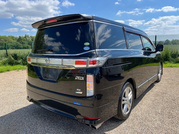 Used Nissan Elgrand 2011 for sale - 70315703: Photo 4