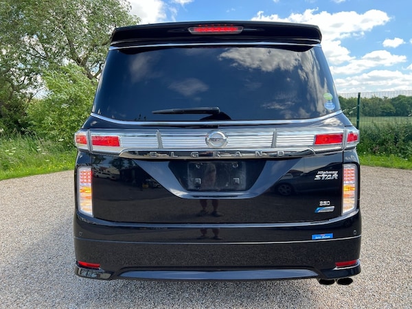 Used Nissan Elgrand 2011 for sale - 70315703: Photo 6