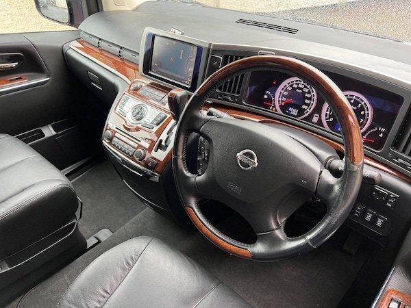 Used Nissan Elgrand 2010 for sale - 67780173: Photo 13