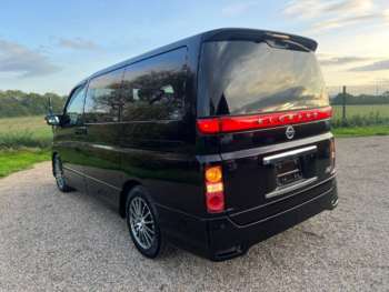 Used Nissan Elgrand 2010 for sale - 67780173: Photo