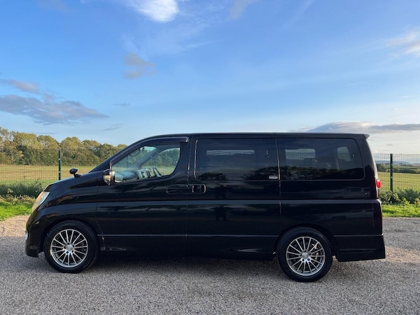 Used Nissan Elgrand 2010 for sale - 67780173: Photo 5