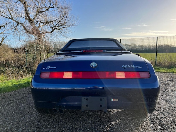 Used Alfa Romeo Spider 2004 for sale - 67714175: Photo 8