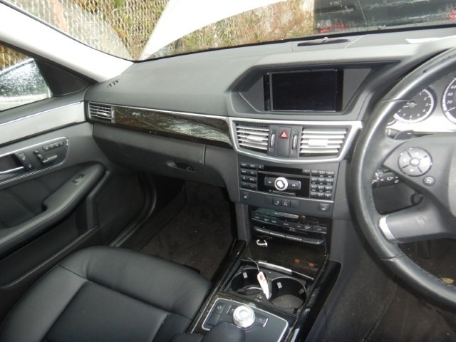 Used Mercedes-Benz E Class 2010 for sale - 77675785: Photo 13