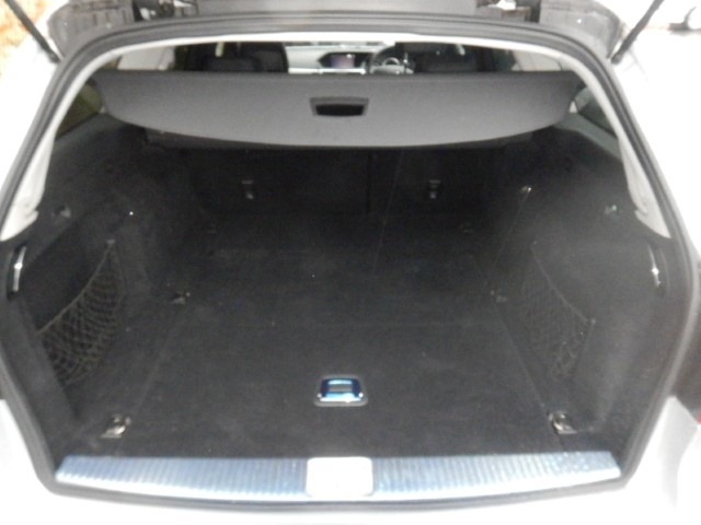 Used Mercedes-Benz E Class 2010 for sale - 77675785: Photo 14