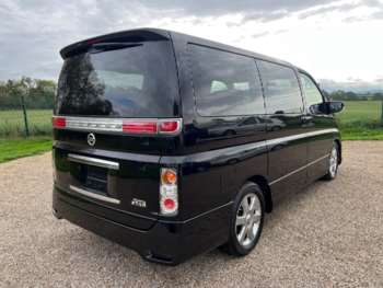 Used Nissan Elgrand 2010 for sale - 67218958: Photo