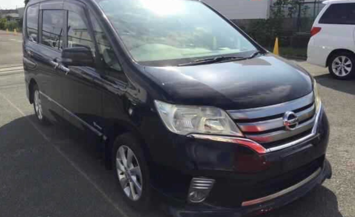Used Nissan Serena 2013 for sale - 76115690: Photo 2