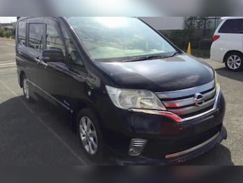 Used Nissan Serena 2013 for sale - 76115690: Photo 2