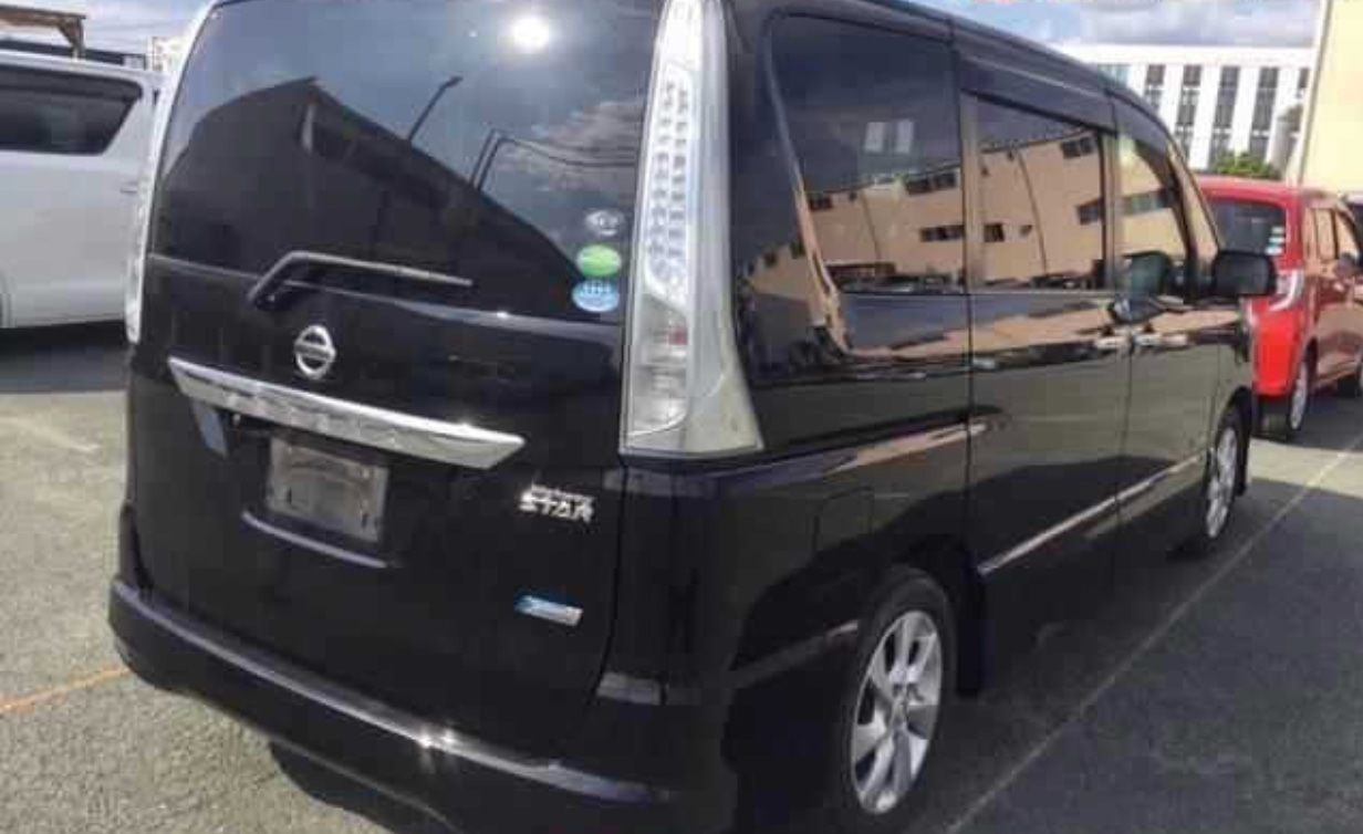 Used Nissan Serena 2013 for sale - 76115690: Photo 4