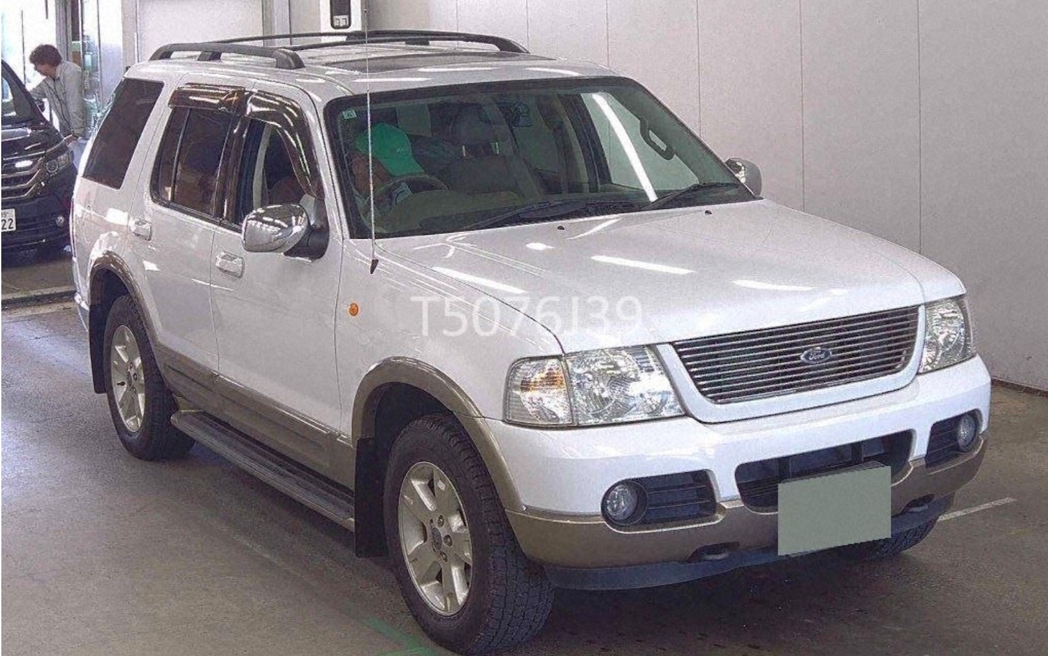 Used Ford Explorer 2003 for sale - 76720097: Photo 2