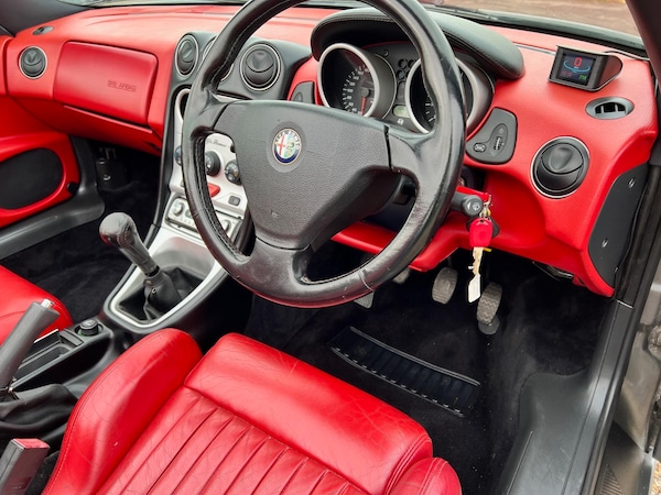 Used Alfa Romeo Spider 2001 for sale - 61453271: Photo 11