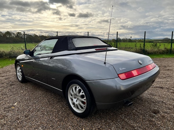 Used Alfa Romeo Spider 2001 for sale - 61453271: Photo 3
