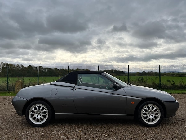 Used Alfa Romeo Spider 2001 for sale - 61453271: Photo 6
