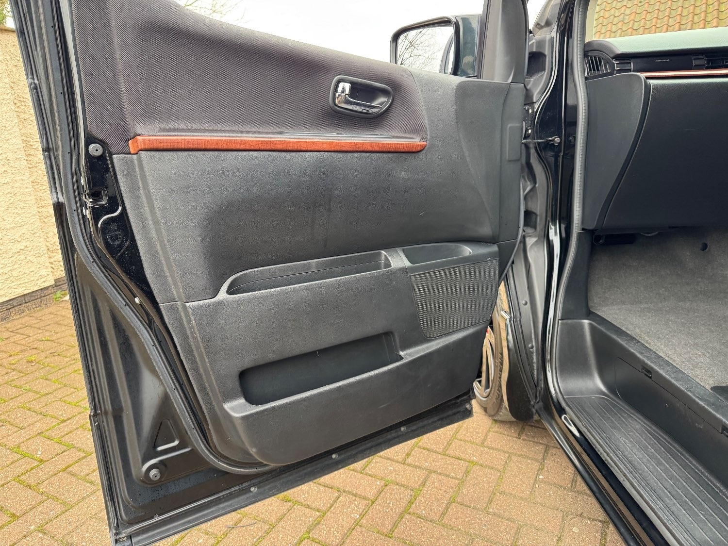 Used Nissan Elgrand 2007 for sale - 76045521: Photo 17