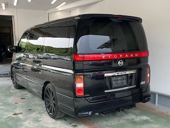 Used Nissan Elgrand 2007 for sale - 76045521: Photo